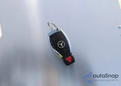 2018 Mercedes-Benz Glc 300 4Matic z USA, uszkodzony, nr VIN WDC0G4KB0JV015890